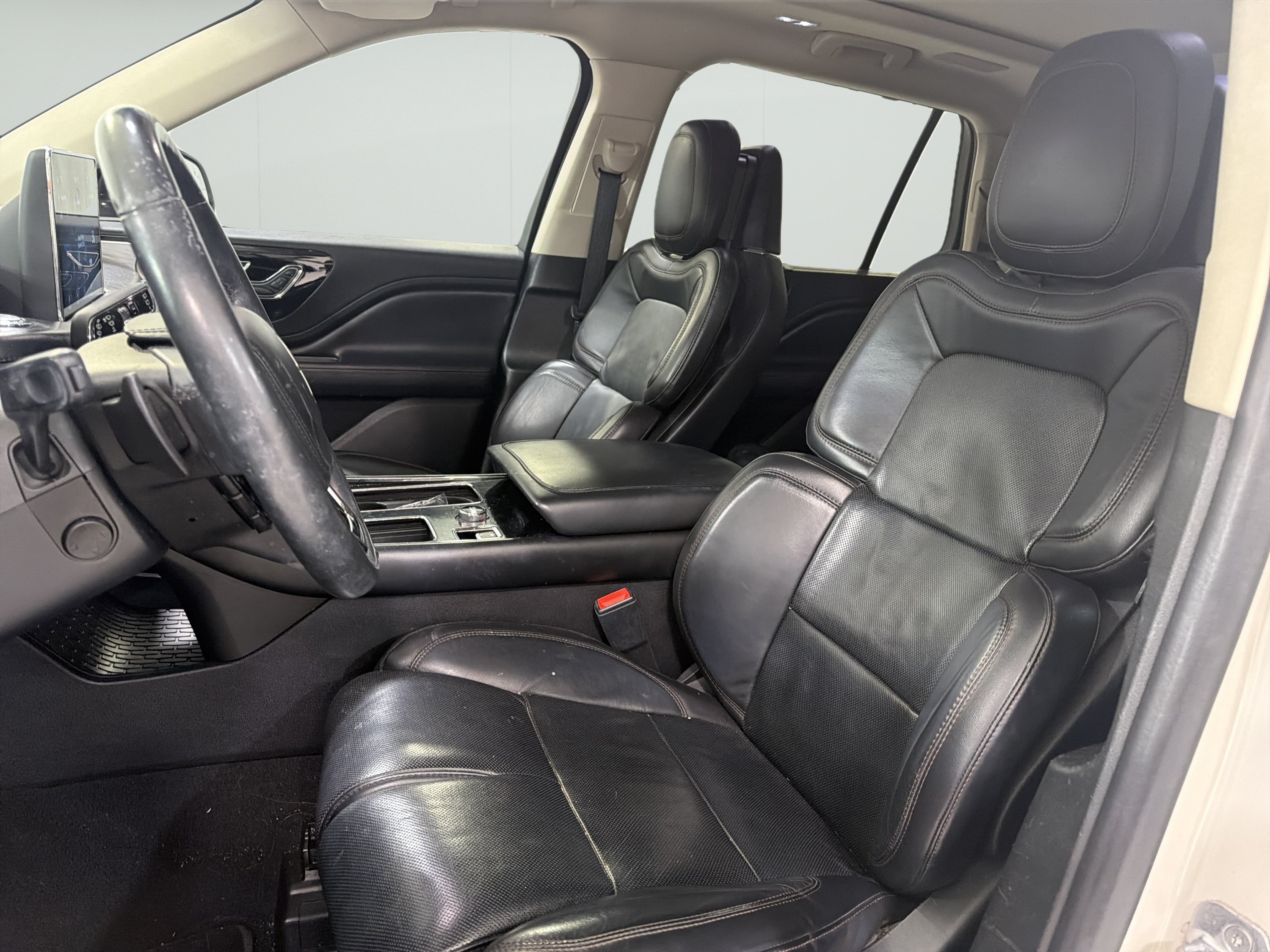 Used 2021 Lincoln Aviator Reserve w/ Equipment Group 201A RWD image 9
