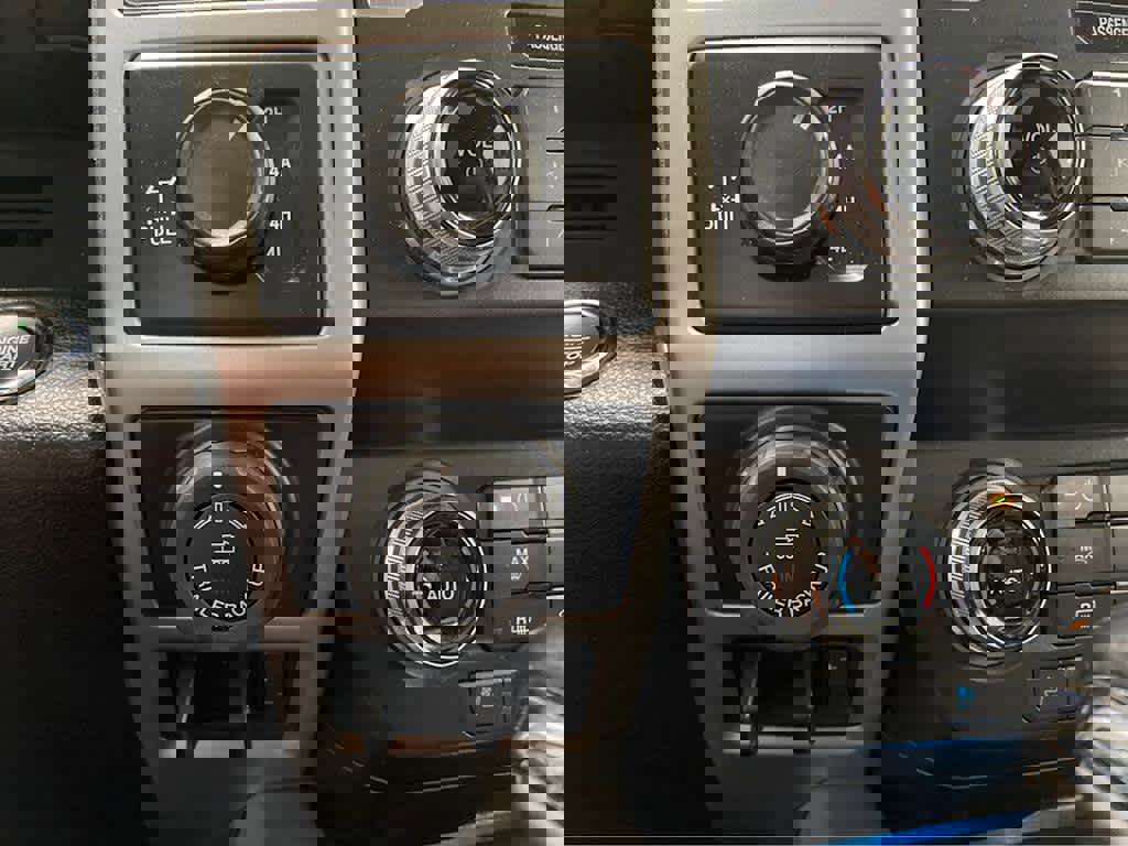 Used 2019 Ford F150 Lariat w/ Equipment Group 502A Luxury image 35