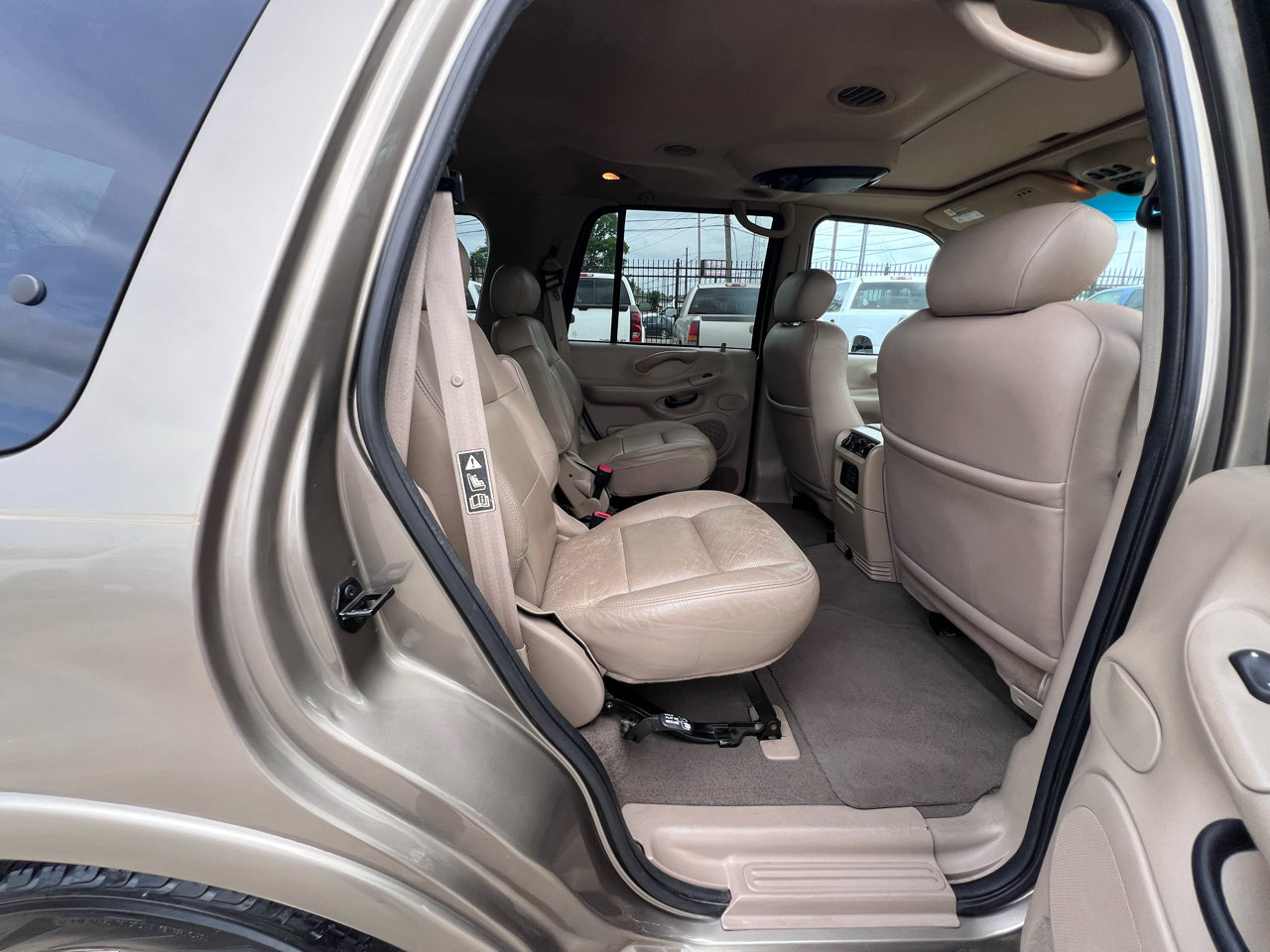 Used 2002 Ford Expedition Eddie Bauer image 45