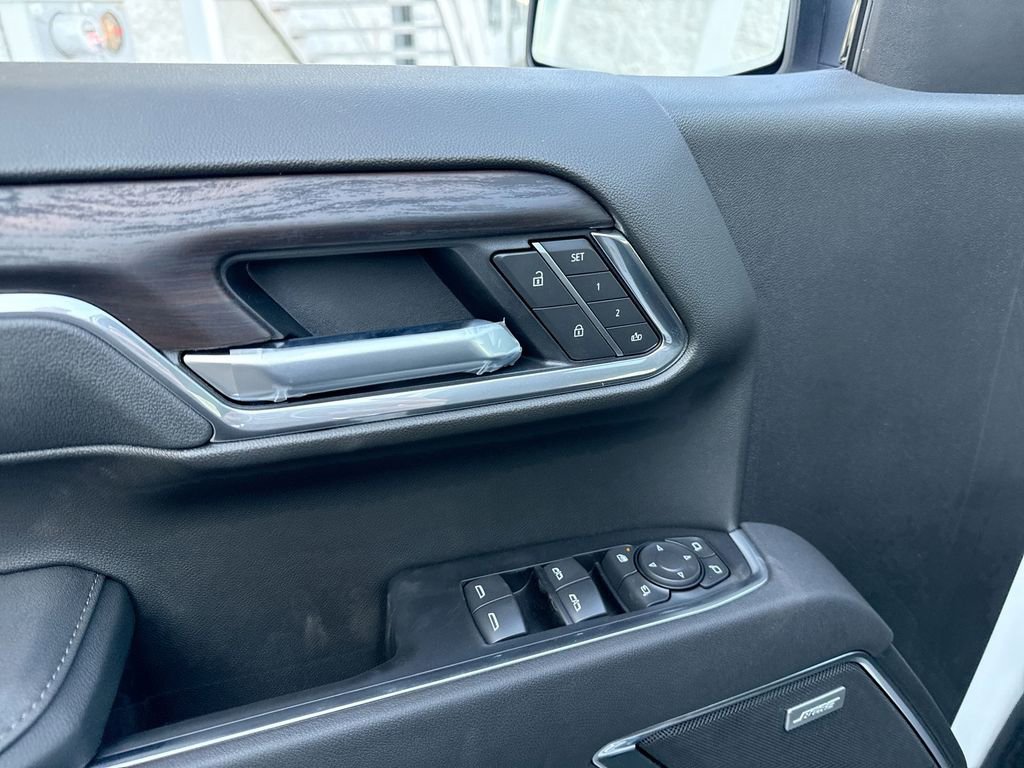 New 2026 GMC Sierra 1500 SLT image 24