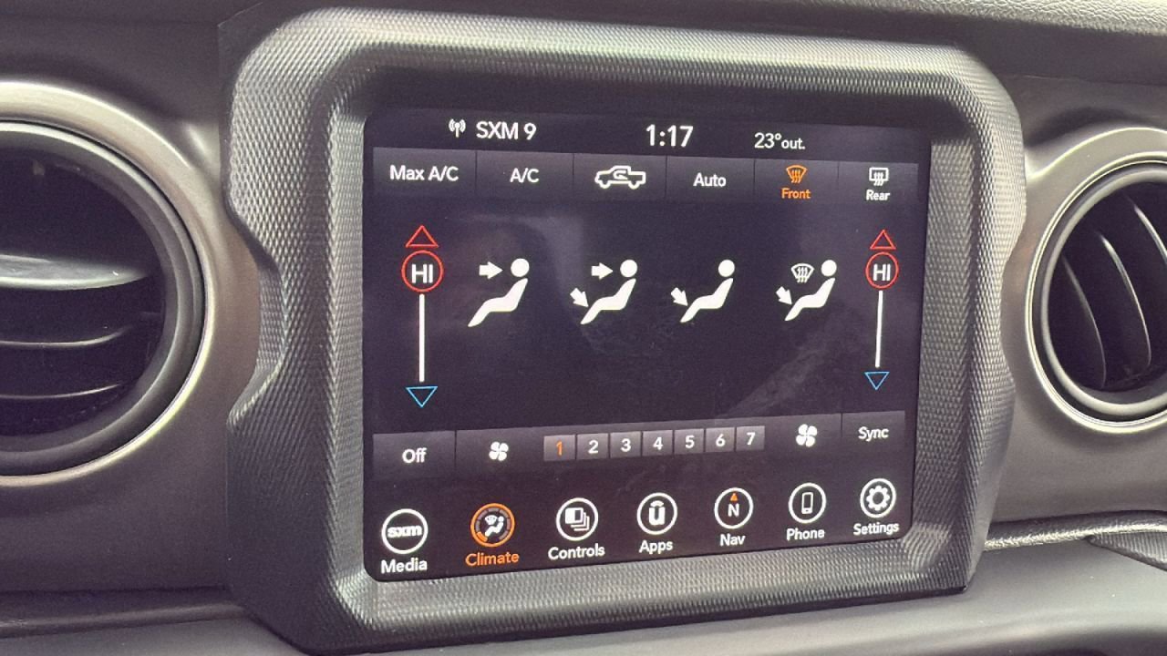 Used 2021 Jeep Gladiator Willys image 13