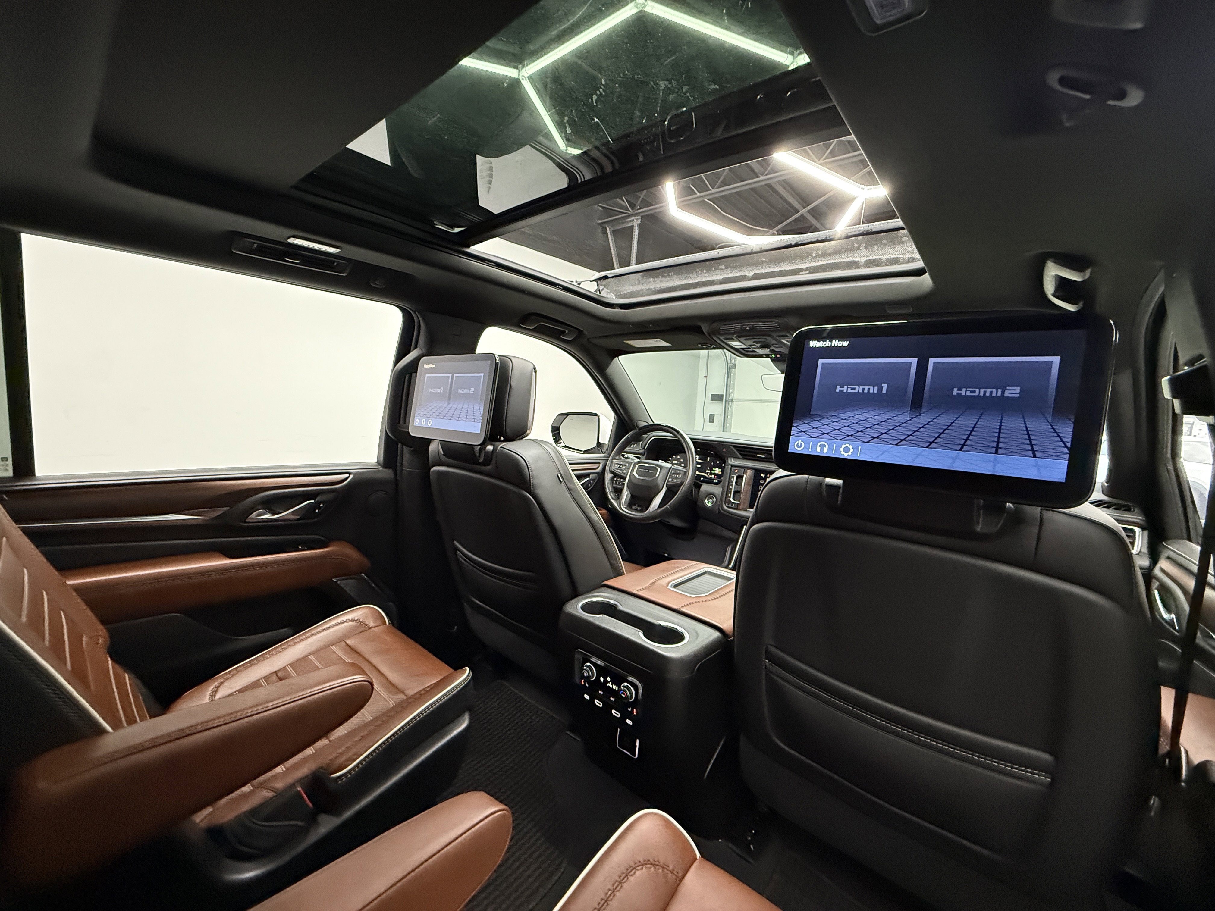 Used 2023 GMC Yukon XL Denali Ultimate image 31