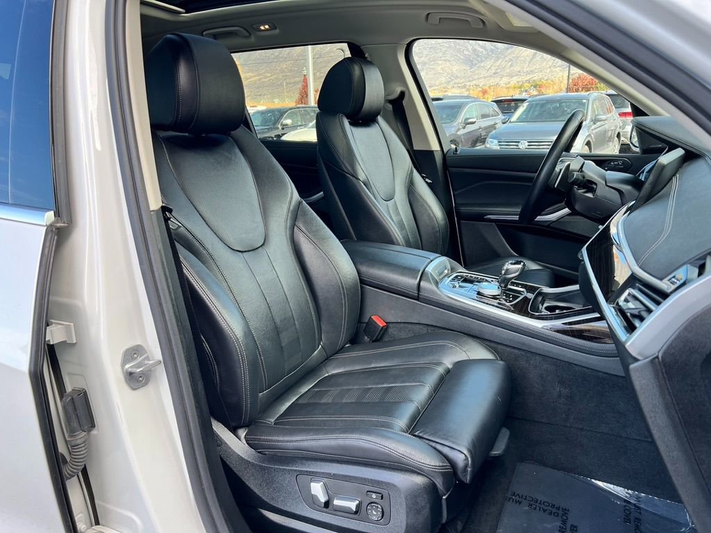 Used 2020 BMW X7 xDrive40i w/ Executive Package image 22