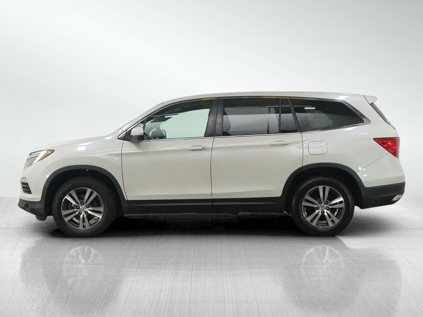 Used 2016 Honda Pilot EX image 2