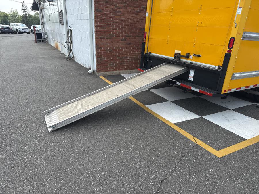 Used 2019 Ford E-350 and Econoline 350 Super Duty image 8