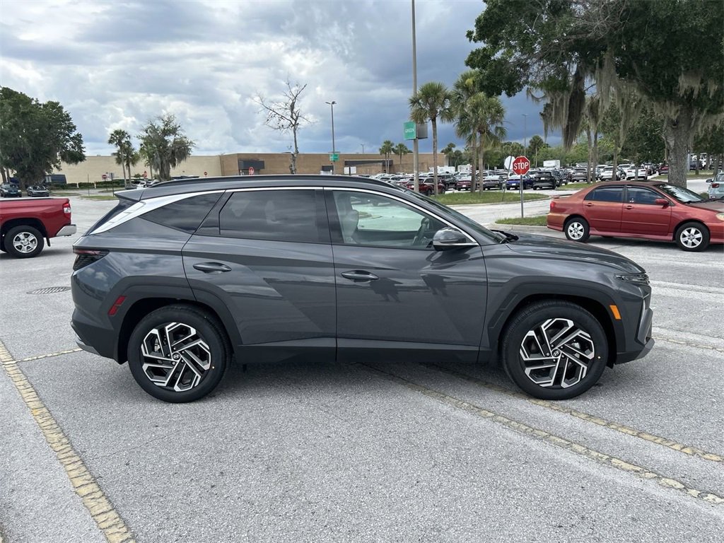 New 2025 Hyundai Tucson Limited image 9