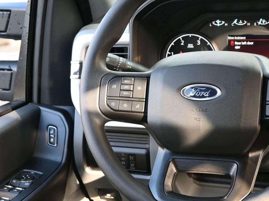 New 2026 Ford F550 4x4 Crew Cab image 30