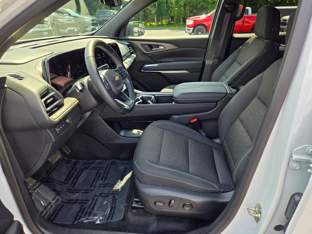 Certified 2025 Chevrolet Traverse LT image 22