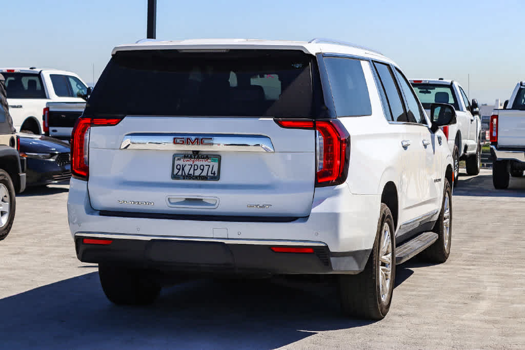 Used 2023 GMC Yukon XL SLT w/ SLT Luxury Package AWD/4WD image 4