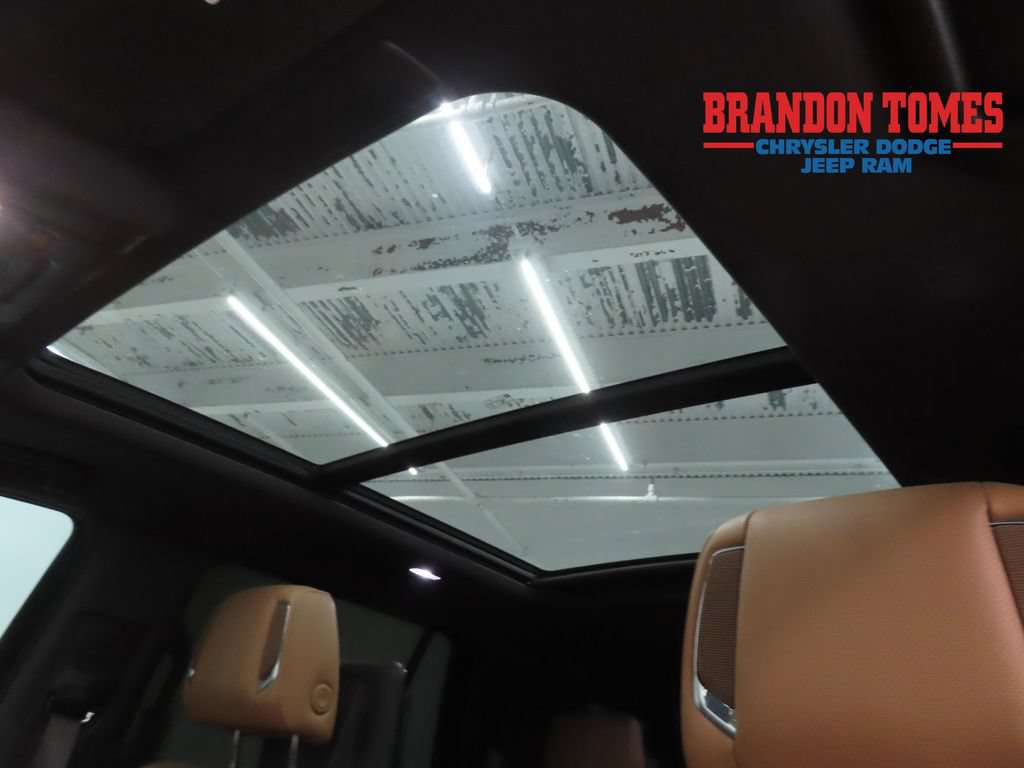 Used 2023 Cadillac Escalade Sport AWD/4WD image 19