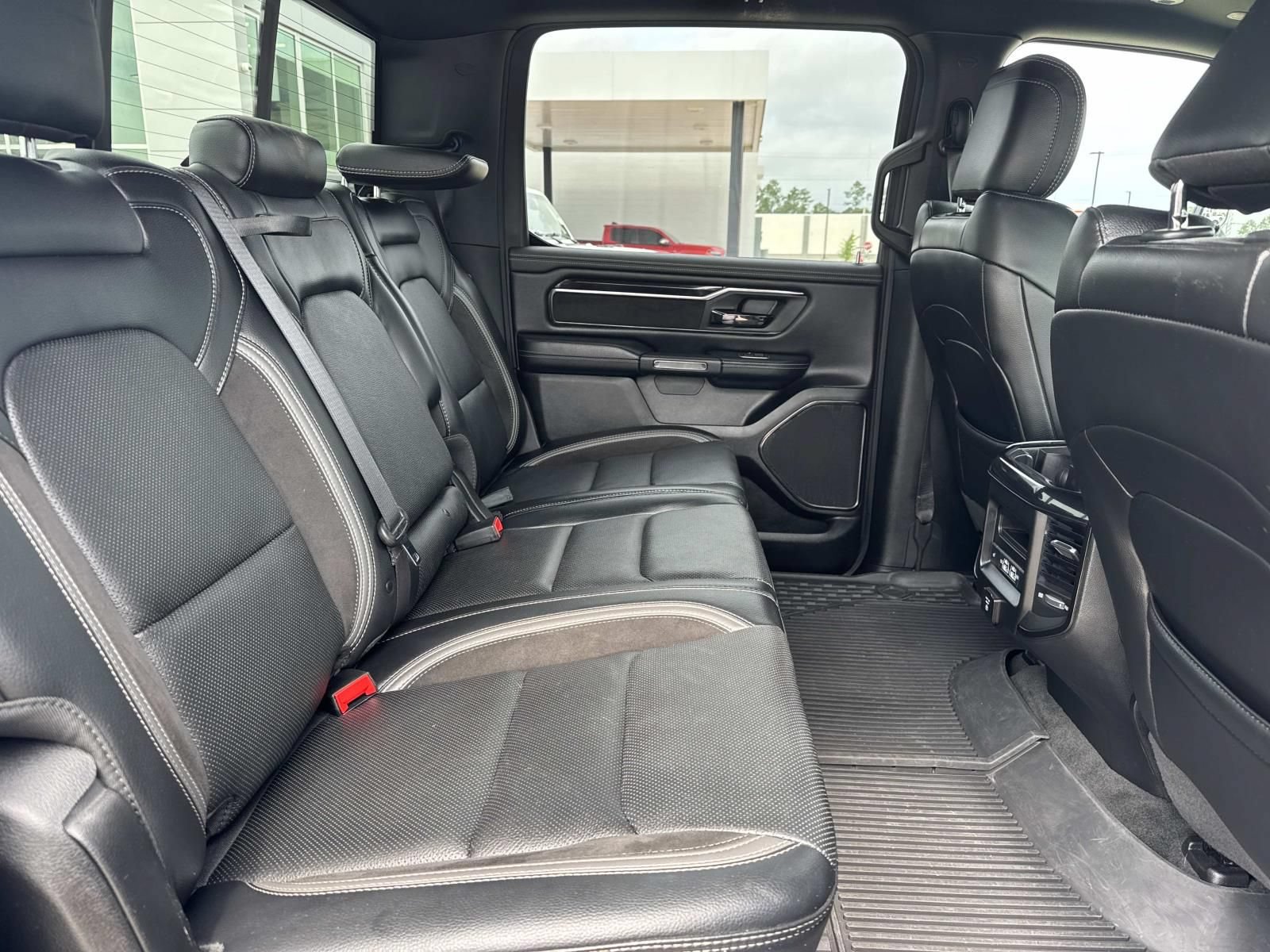 Used 2022 RAM 1500 Laramie AWD/4WD image 9