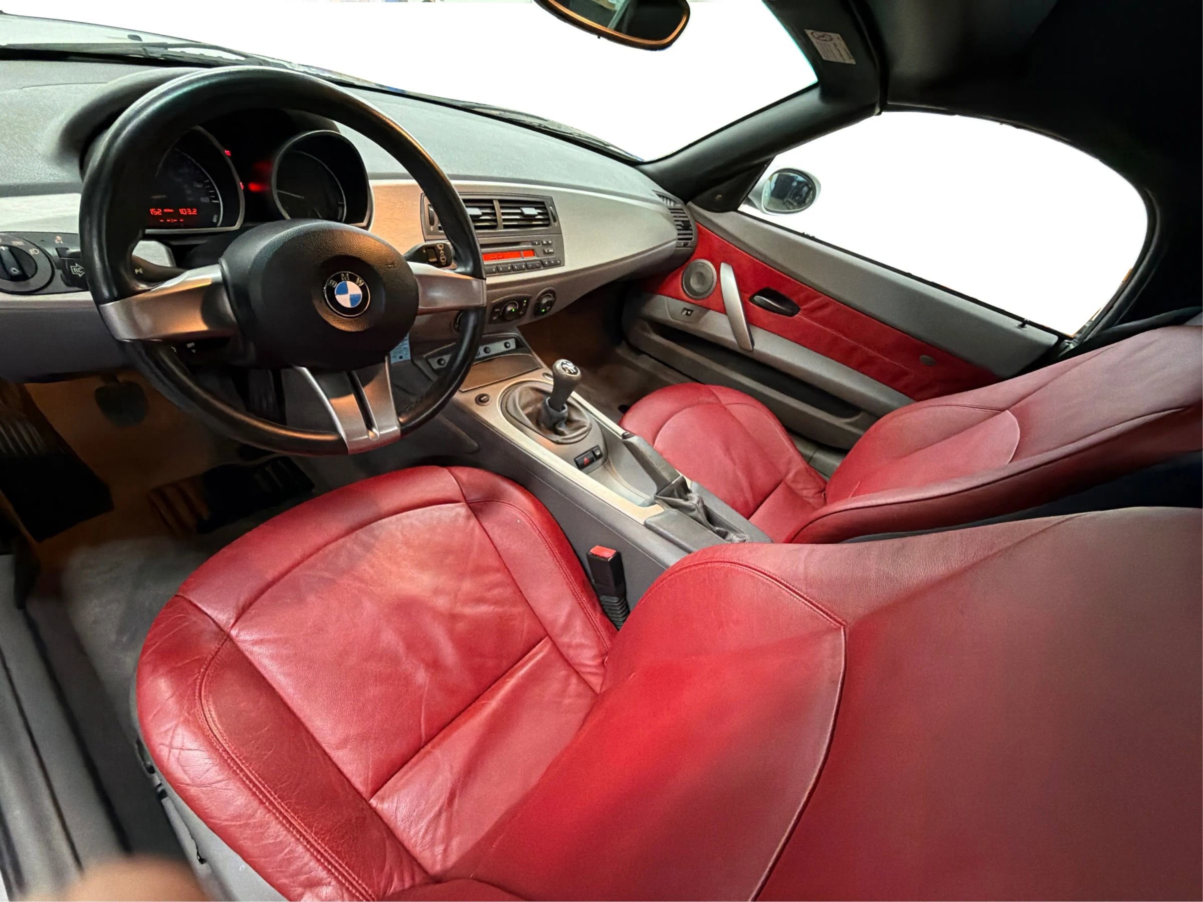 Used 2003 BMW Z4 2.5i RWD image 15