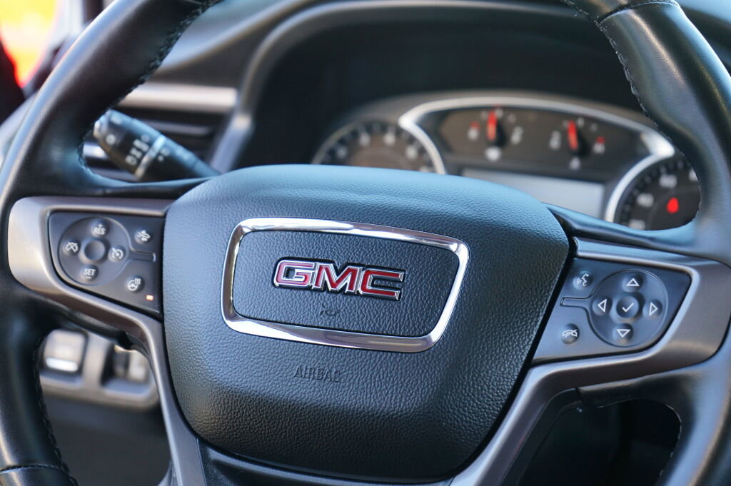 Used 2023 GMC Acadia AT4 w/ Preferred Package AWD/4WD image 15