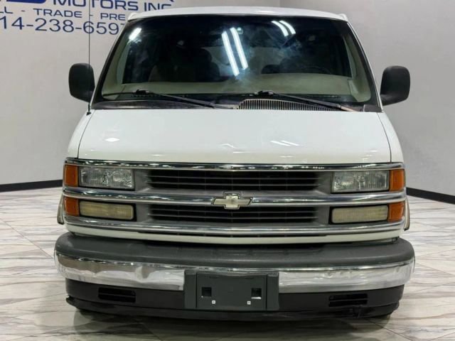 Used 2002 Chevrolet Express 1500 w/ LS Preferred Equipment Group RWD image 3