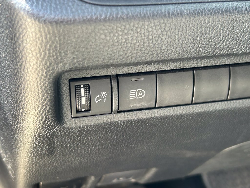Used 2024 Toyota RAV4 XLE Premium FWD image 25
