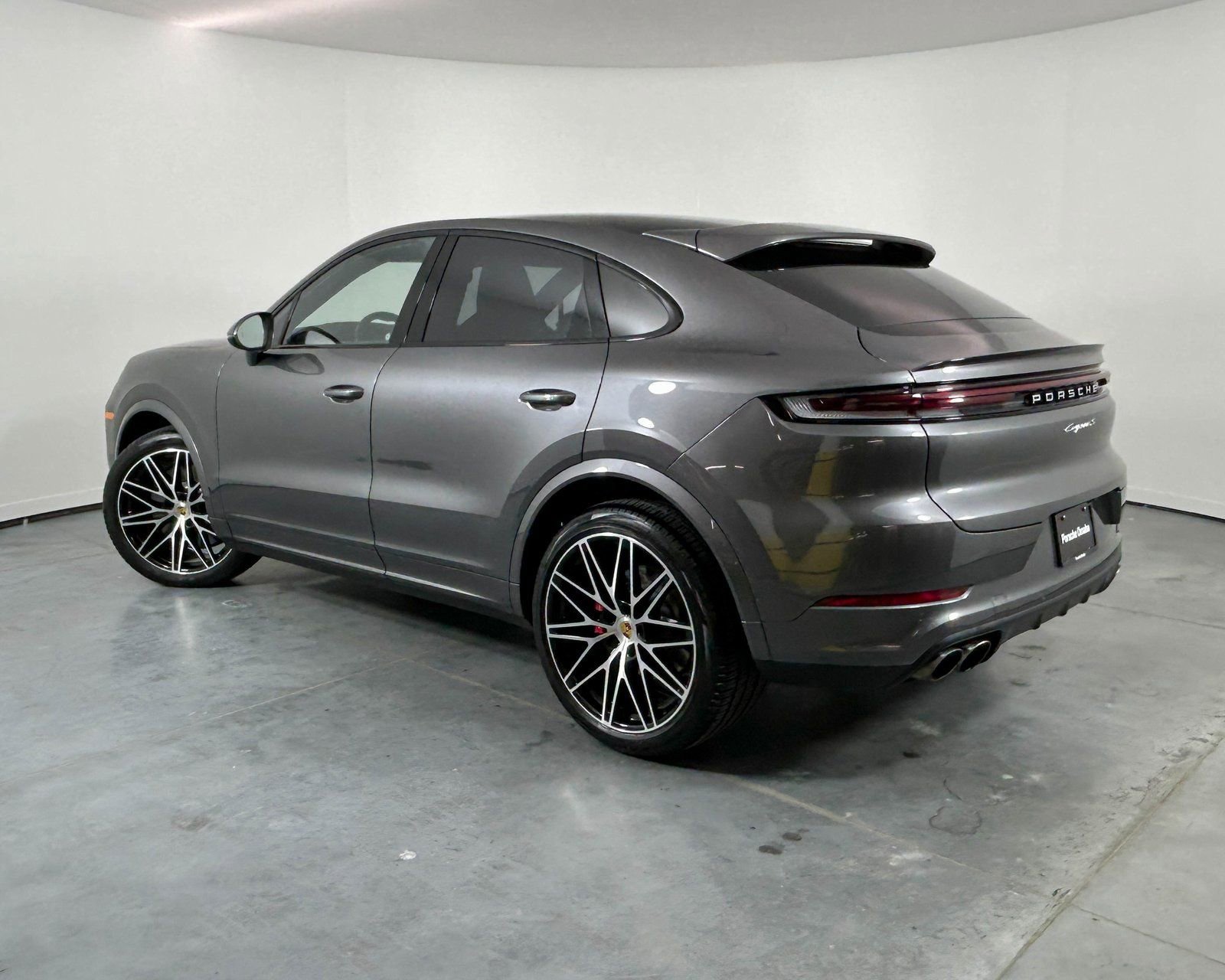 Certified 2024 Porsche Cayenne S AWD/4WD image 3