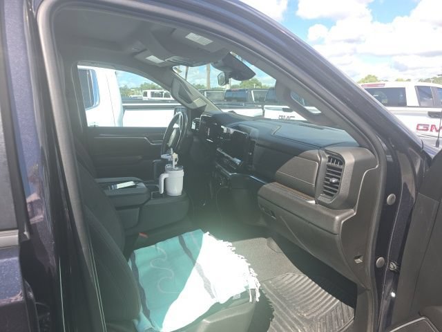 Used 2022 Chevrolet Silverado 1500 LT AWD/4WD image 8