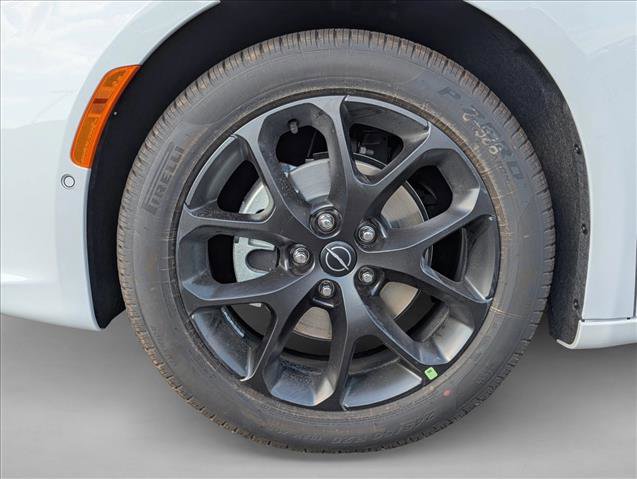New 2026 Chrysler Pacifica Limited w/ S Appearance Package image 9