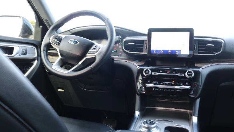 Used 2021 Ford Explorer Limited w/ Hybrid Equipment Group 310A AWD/4WD image 21