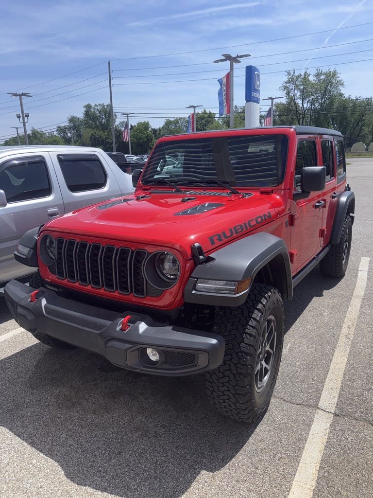 Used 2025 Jeep Wrangler Unlimited Rubicon w/ Convenience Group AWD/4WD image 4