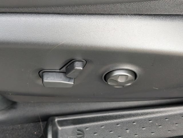 New 2027 Chrysler Pacifica Limited FWD image 18