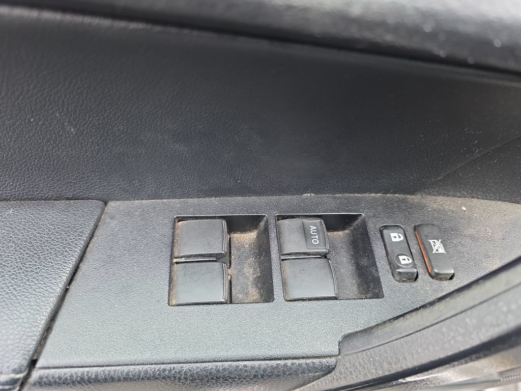 Used 2014 Toyota Corolla S Premium FWD image 18