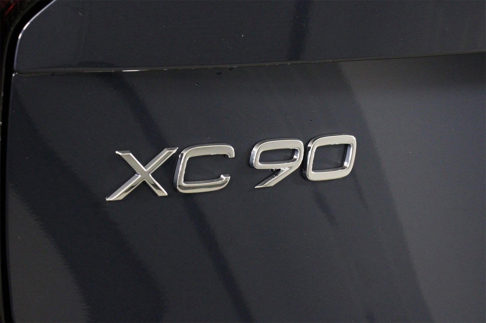 New 2025 Volvo XC90 B6 Core image 16