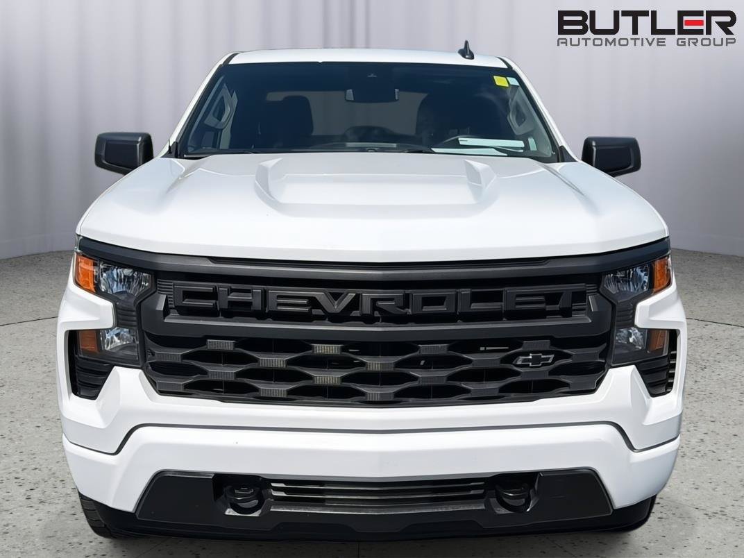 Used 2024 Chevrolet Silverado 1500 Custom w/ Turbomax Blackout Package AWD/4WD image 9