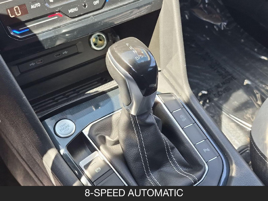 Used 2025 Volkswagen Taos SE FWD image 20
