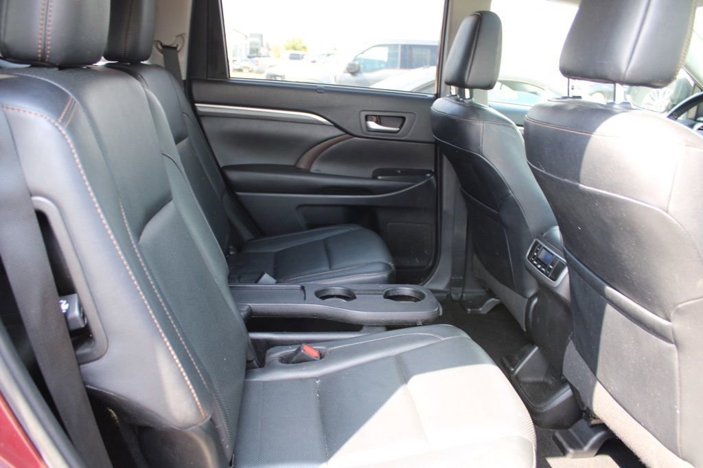 Used 2019 Toyota Highlander Limited image 24