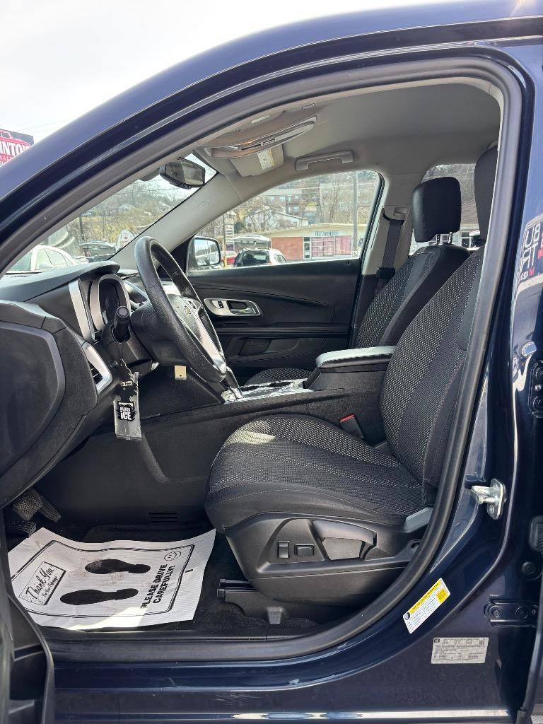 Used 2017 Chevrolet Equinox LT image 12