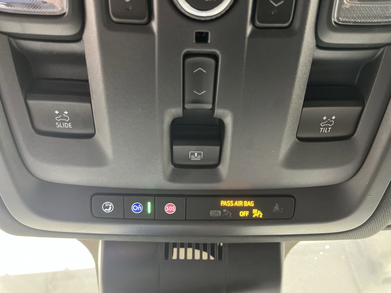 Certified 2025 Chevrolet Suburban Premier w/ Sun And Tow Package AWD/4WD image 31