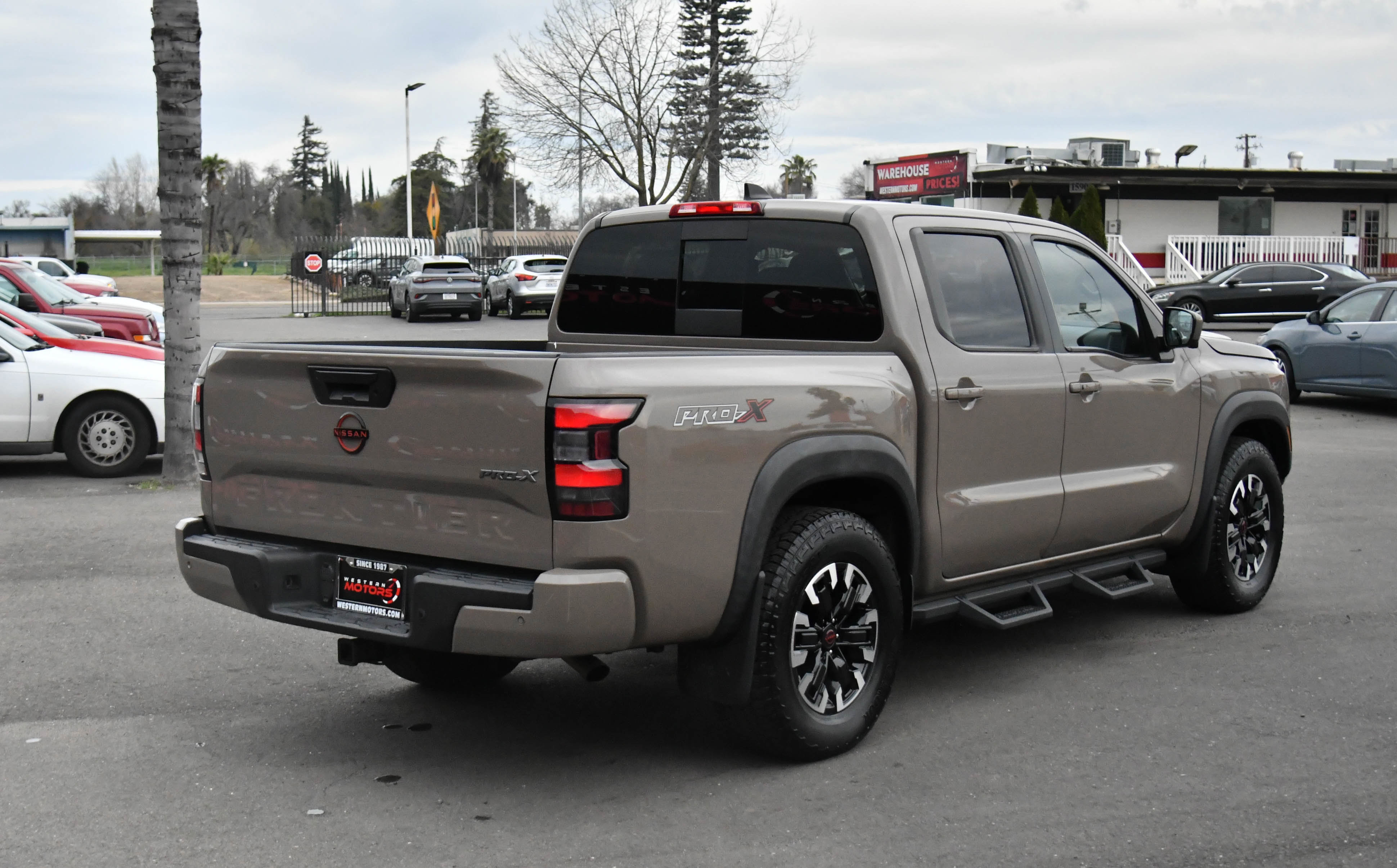 Used 2023 Nissan Frontier Pro-X w/ Pro Convenience Package image 8