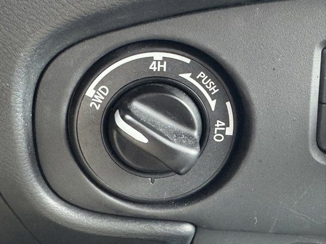 Used 2024 Nissan Frontier SV w/ SV Convenience Package image 23