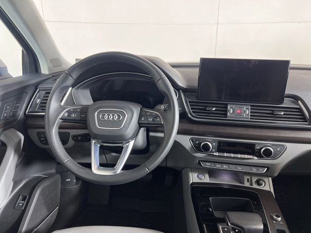 Used 2023 Audi Q5 2.0T Premium Plus w/ Premium Plus Package AWD/4WD image 19