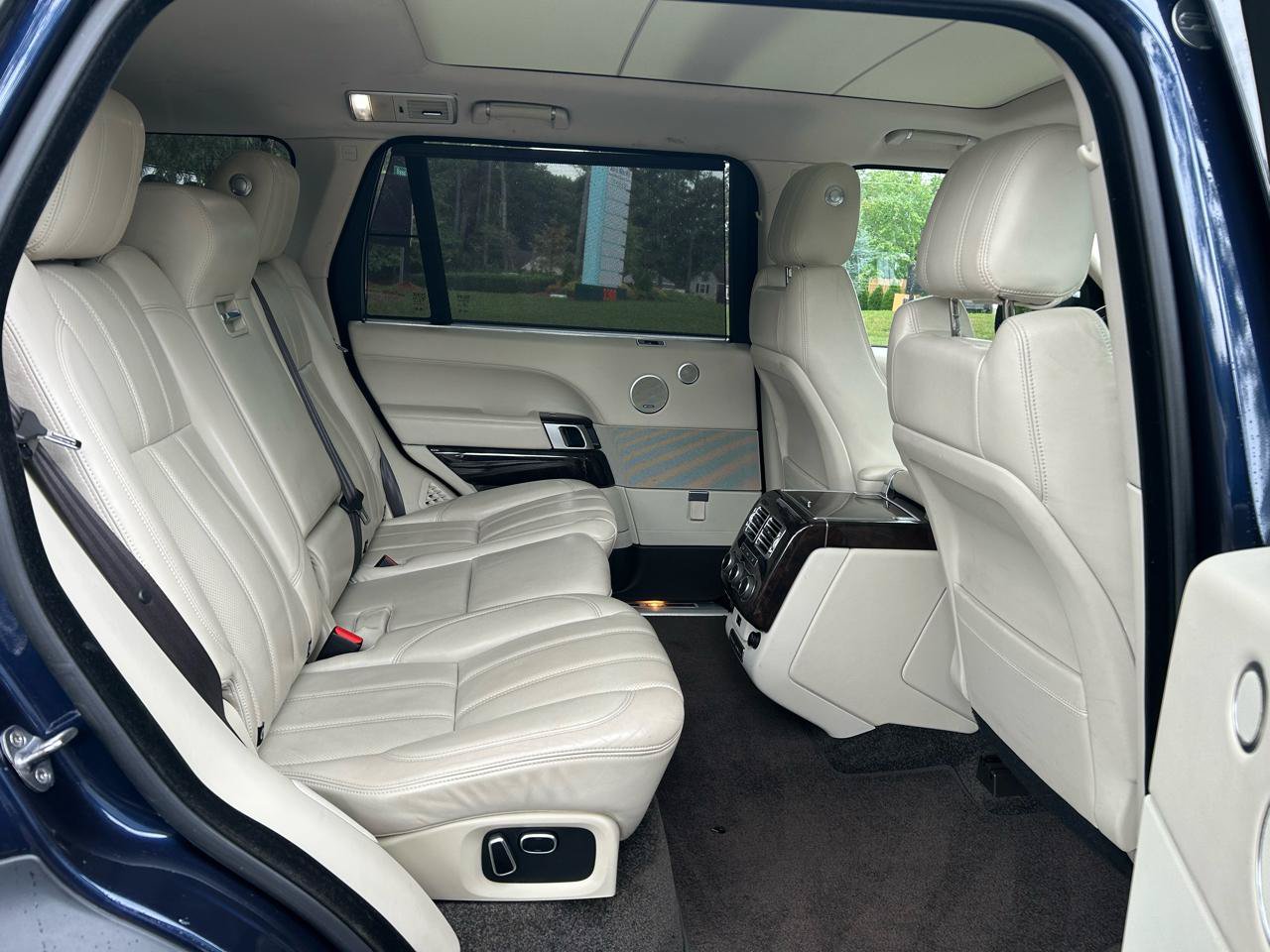 Used 2015 Land Rover Range Rover Long Wheelbase Supercharged AWD/4WD image 23