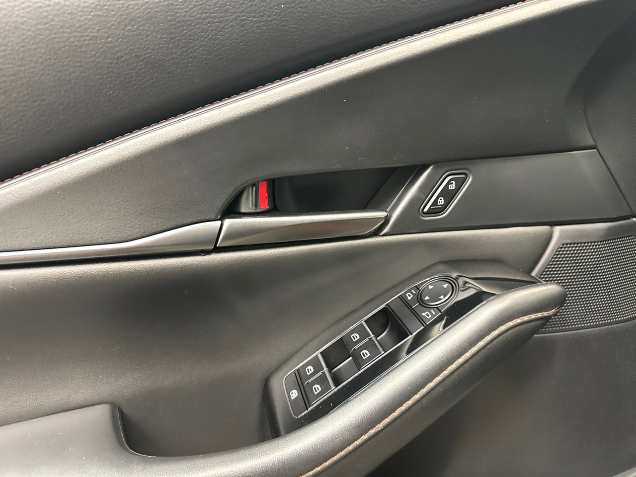 Used 2024 MAZDA CX-30 Carbon image 34