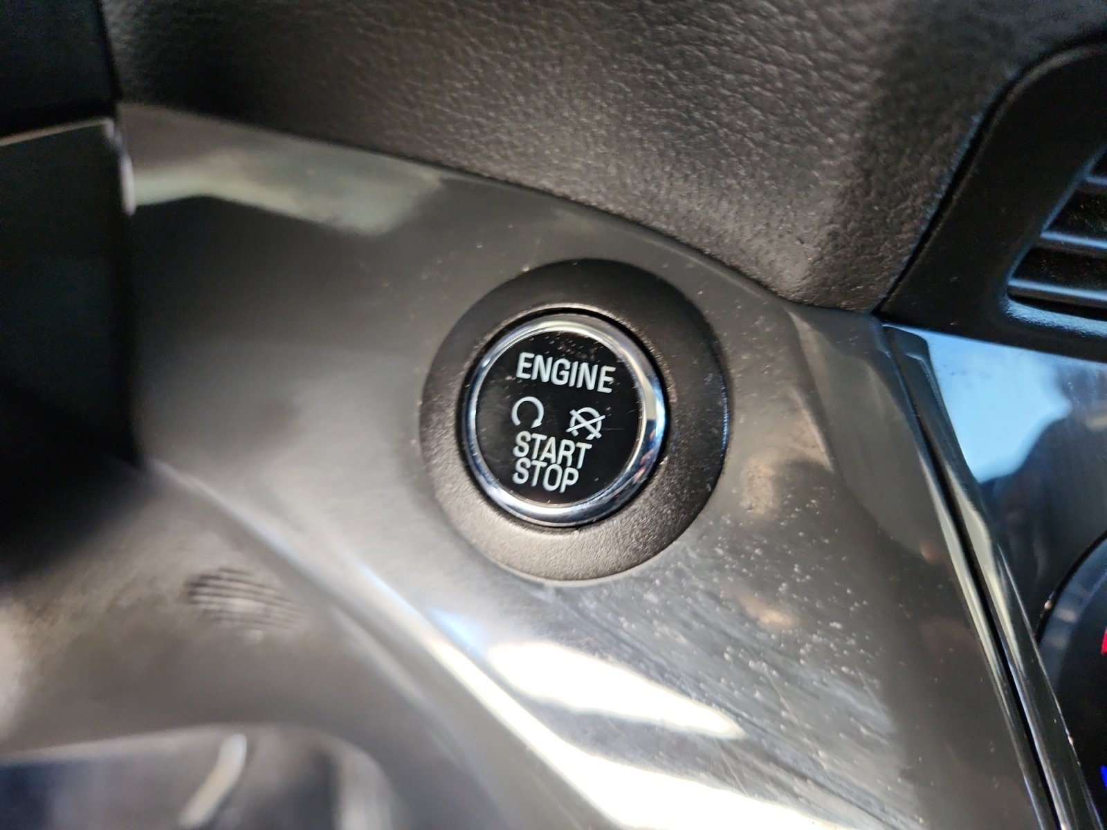 Used 2014 Ford Escape Titanium w/ Equipment Group 401A image 30