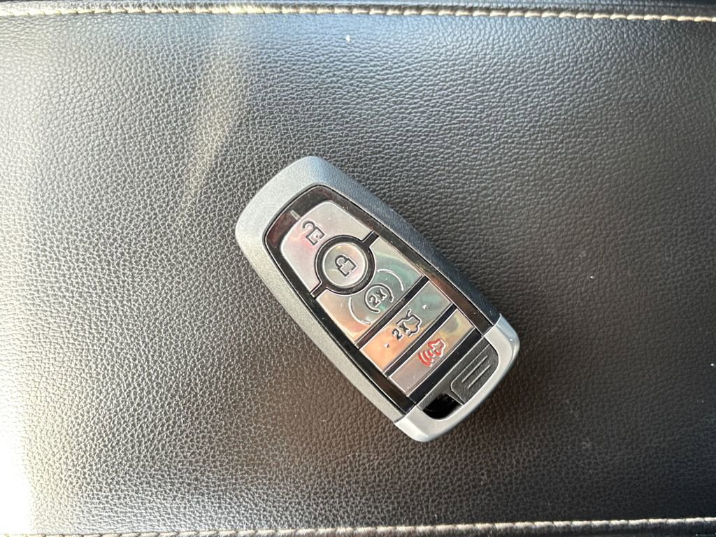 Used 2020 Ford Fusion Titanium image 33