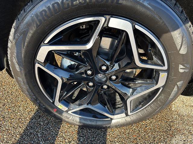 New 2026 Ford Escape Platinum w/ Class II Trailer Tow Package image 9