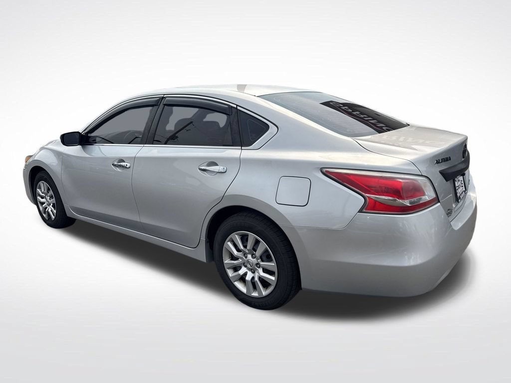 Used 2013 Nissan Altima 2.5 S FWD image 3