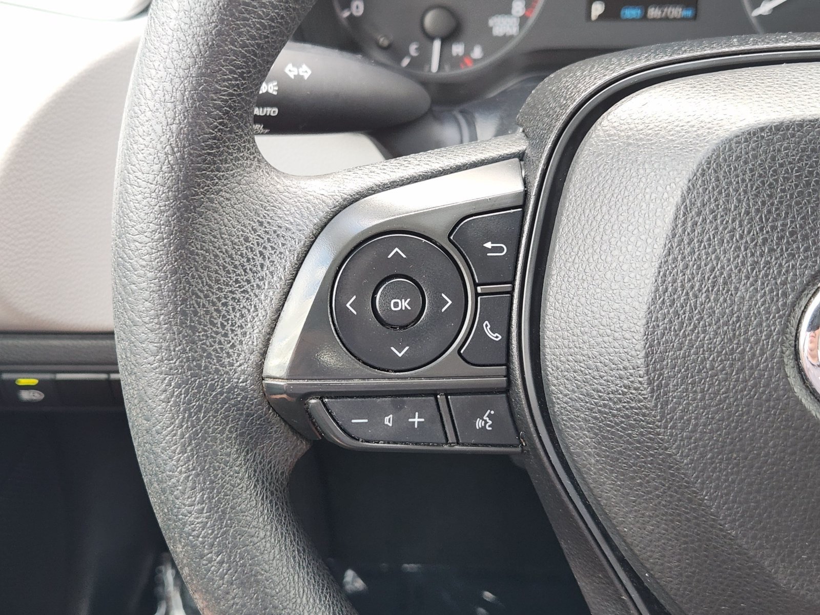 Used 2024 Toyota Corolla LE FWD image 34