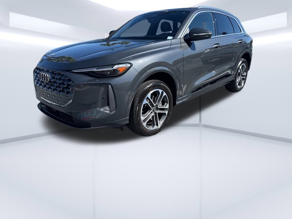 Certified 2025 Audi Q5 Premium Plus w/ Premium Plus