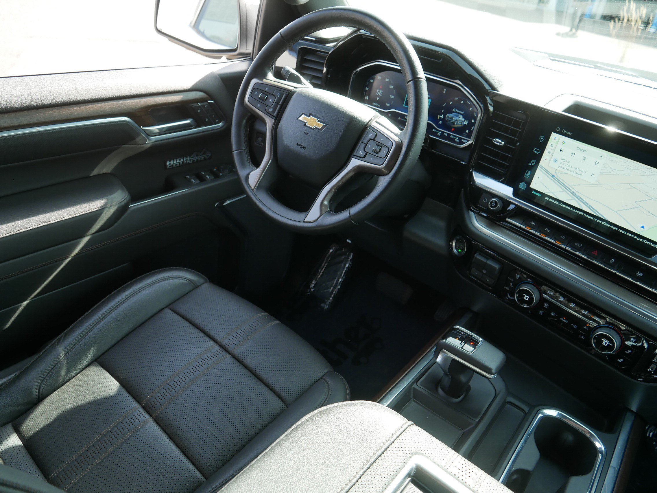 Used 2022 Chevrolet Silverado 1500 High Country AWD/4WD image 9