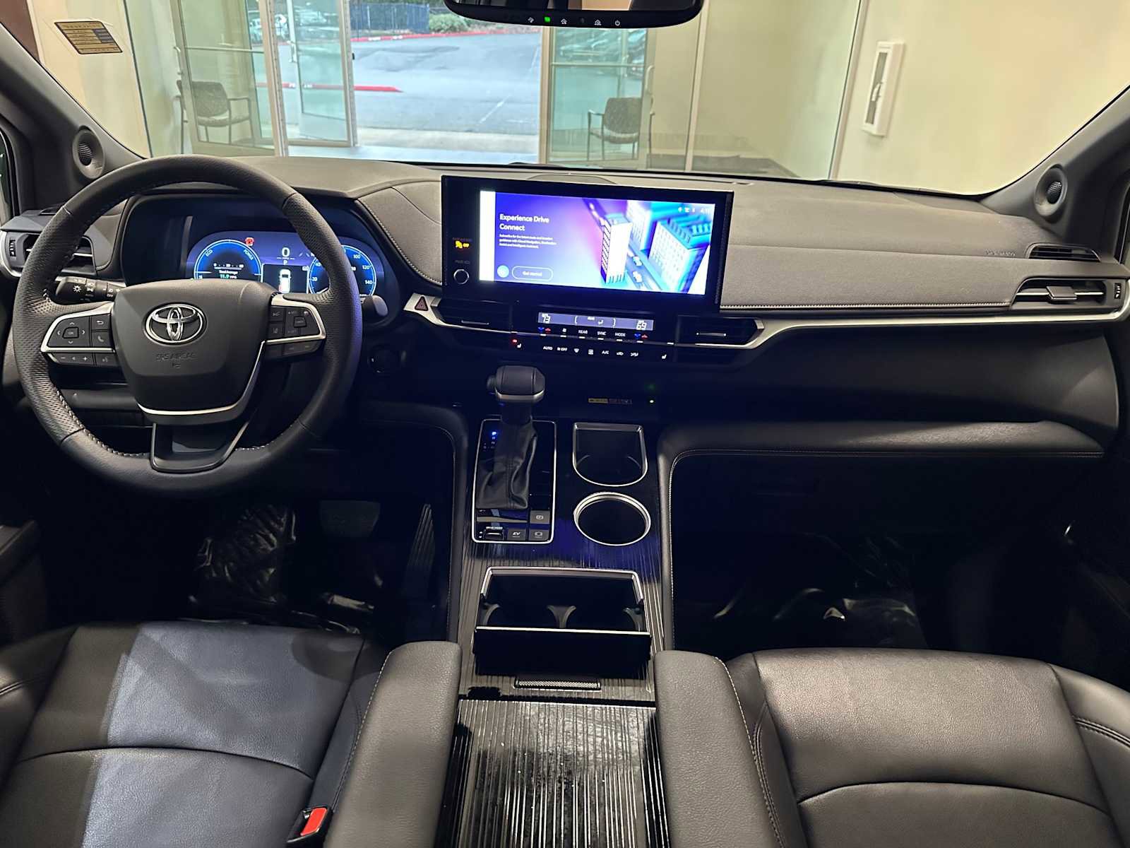 Certified 2025 Toyota Sienna XLE Woodland Edition image 10