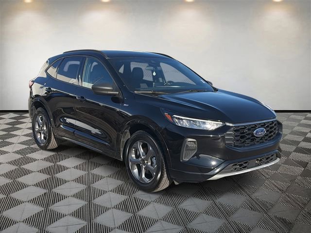 Used 2023 Ford Escape ST-Line image 3