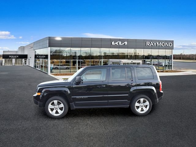 Used 2014 Jeep Patriot Latitude AWD/4WD image 6