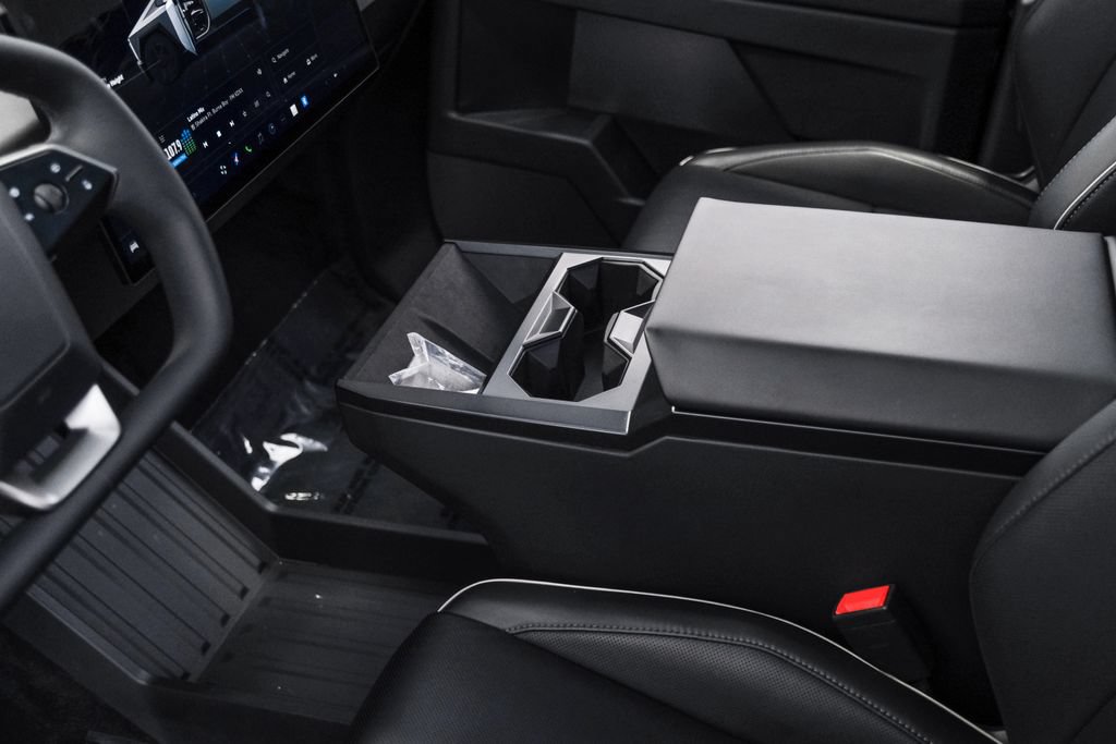 Used 2024 Tesla Cybertruck AWD Crew Cab image 21