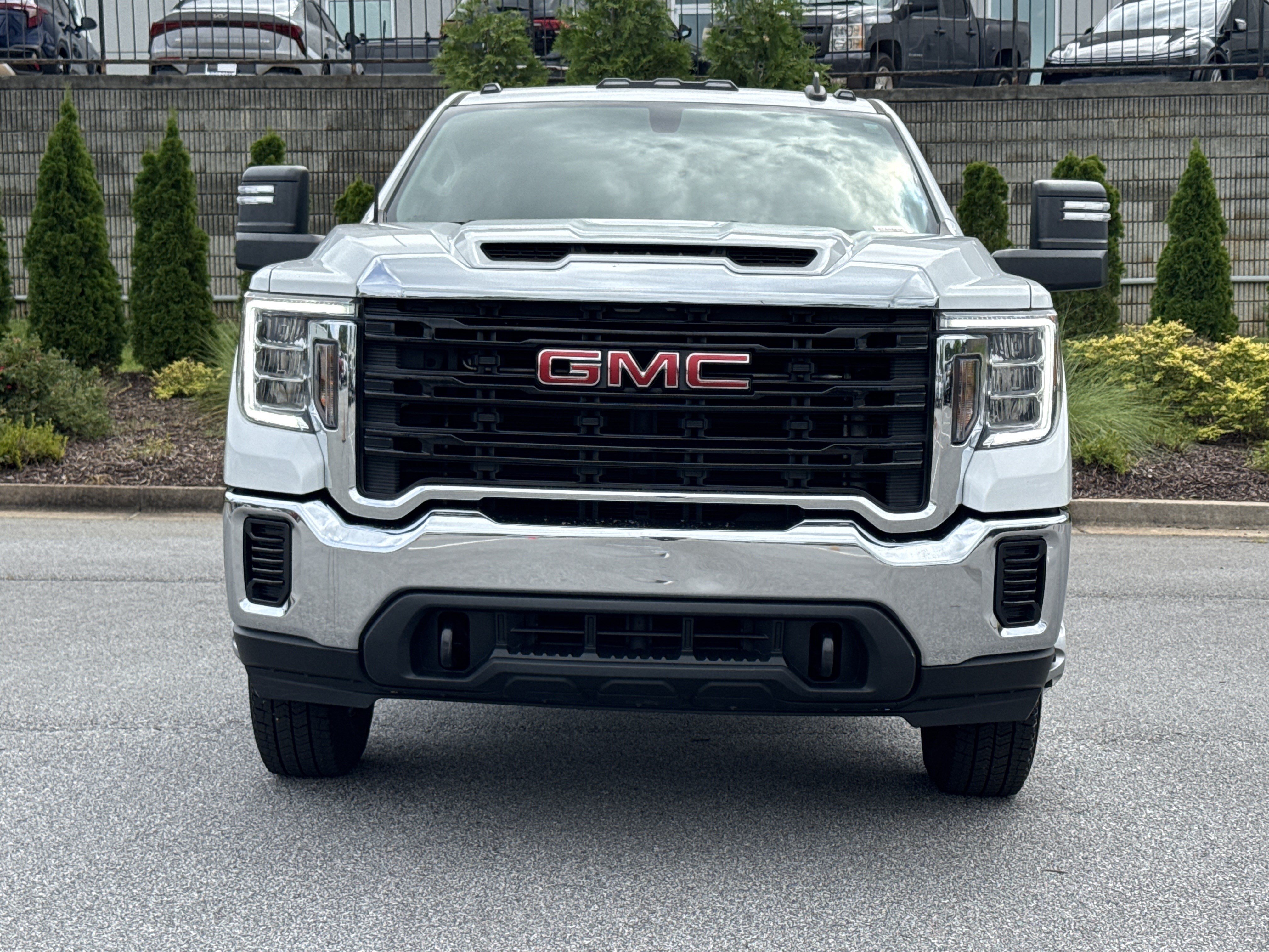 Used 2022 GMC Sierra 3500 Pro w/ Convenience Package RWD image 3