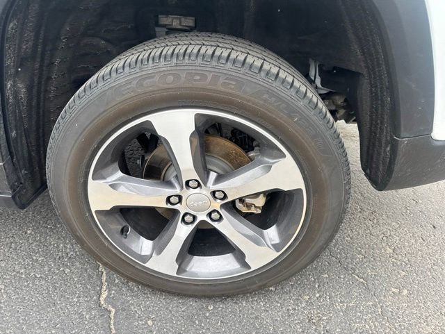 Used 2023 Jeep Grand Cherokee Limited AWD/4WD image 7
